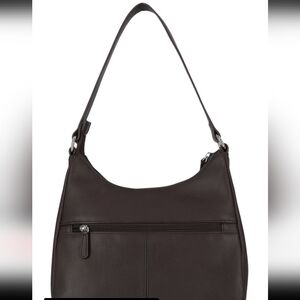 NWOT. Black GIANI BERNINI Purse.